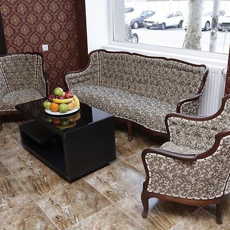 King Edward Hotel Тбілісі Екстер'єр фото