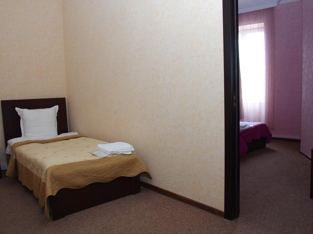 King Edward Hotel Тбілісі Номер фото