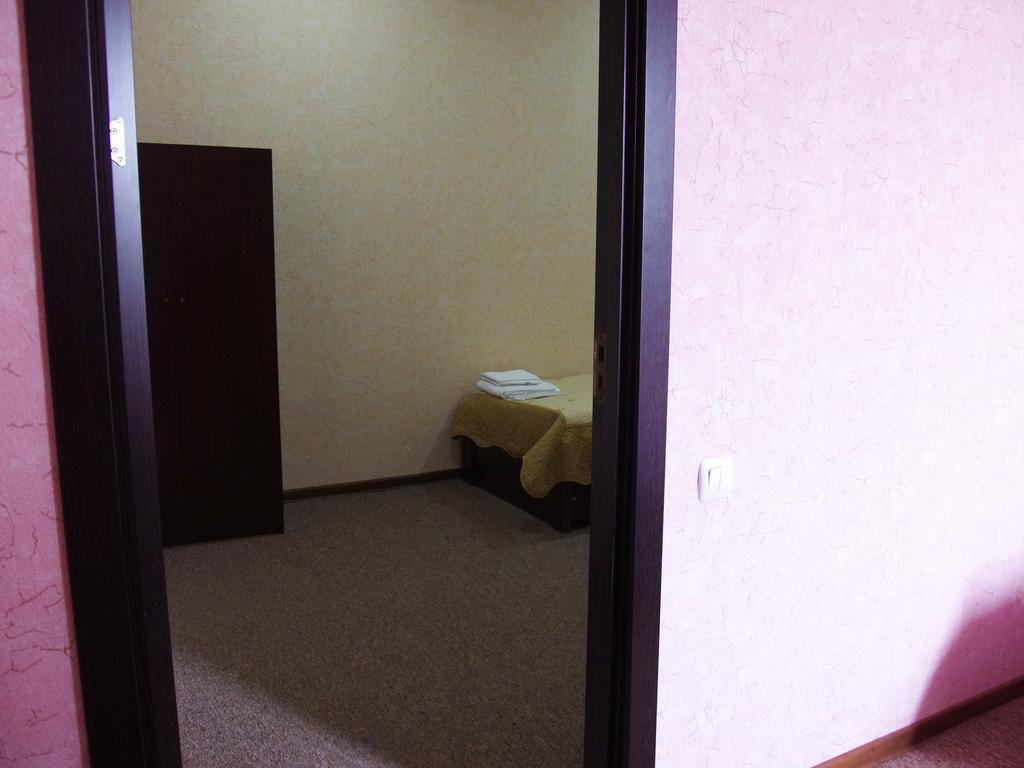 King Edward Hotel Тбілісі Номер фото