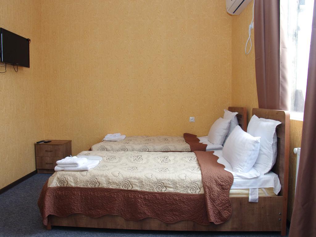 King Edward Hotel Тбілісі Номер фото