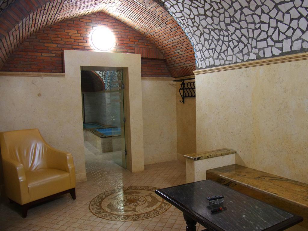 King Edward Hotel Тбілісі Екстер'єр фото