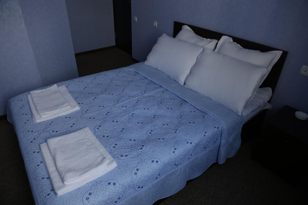 King Edward Hotel Тбілісі Екстер'єр фото