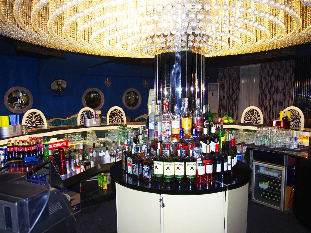 King Edward Hotel Тбілісі Екстер'єр фото