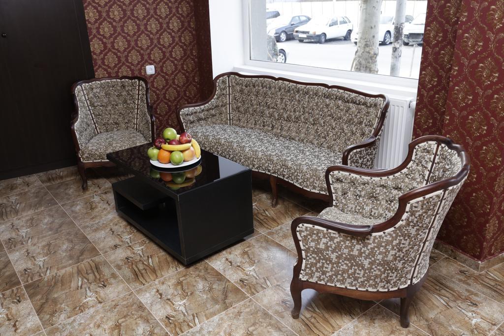King Edward Hotel Тбілісі Екстер'єр фото