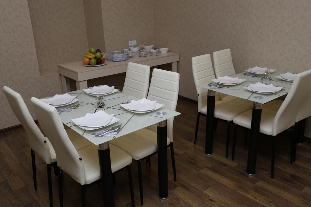 King Edward Hotel Тбілісі Екстер'єр фото