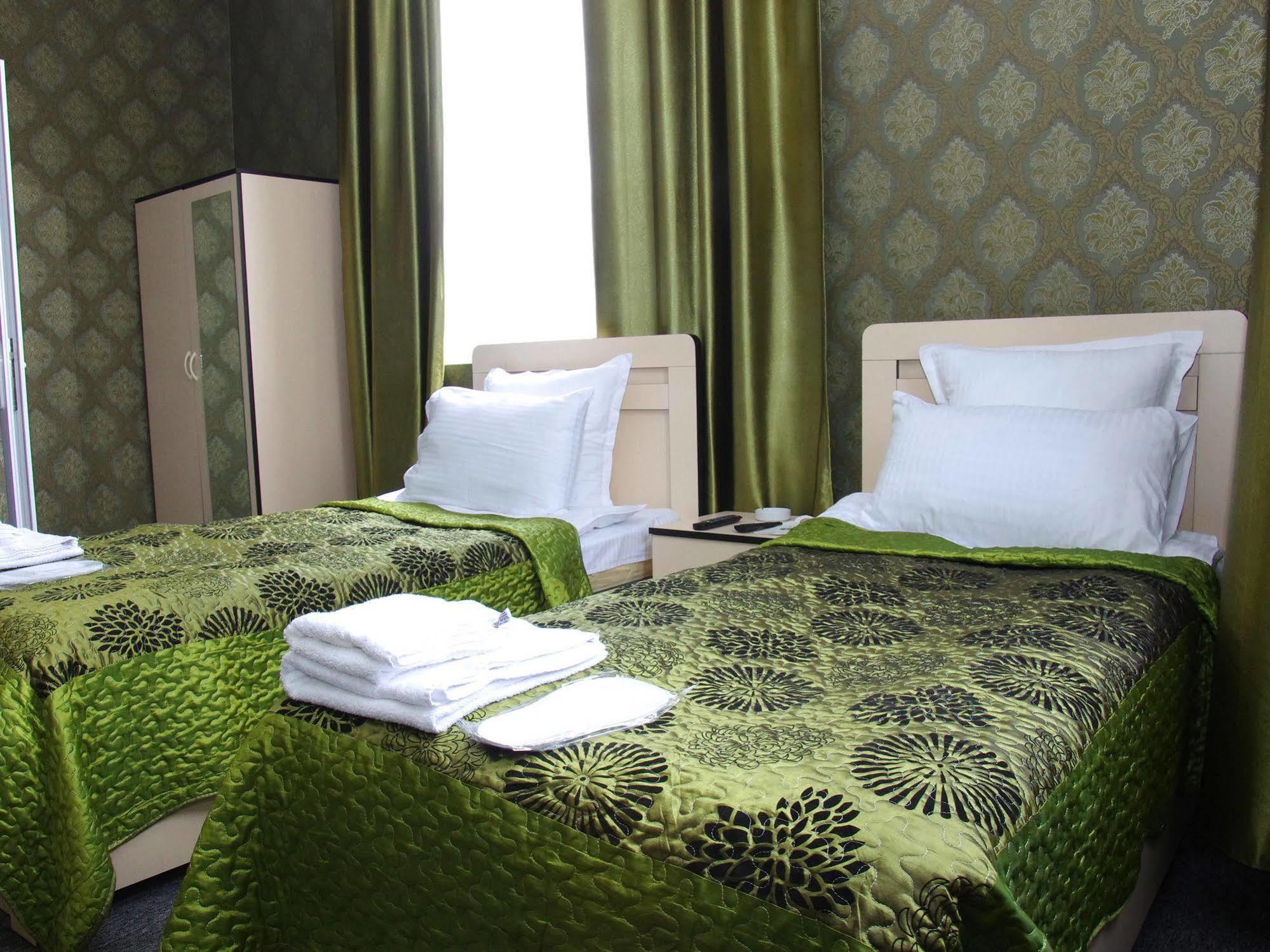 King Edward Hotel Тбілісі Екстер'єр фото